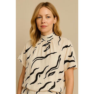 Nine West Woman Brown Abstract Print Crew Neck Smocked Blouse Lg Office Business